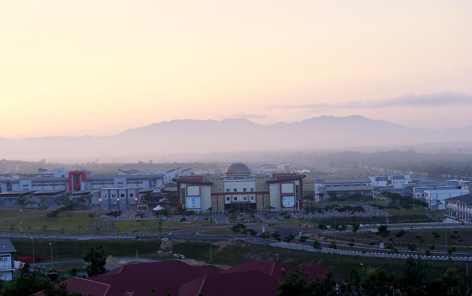 Universiti Malaysia Perlis — الحرم من الأعلى عند الفجر