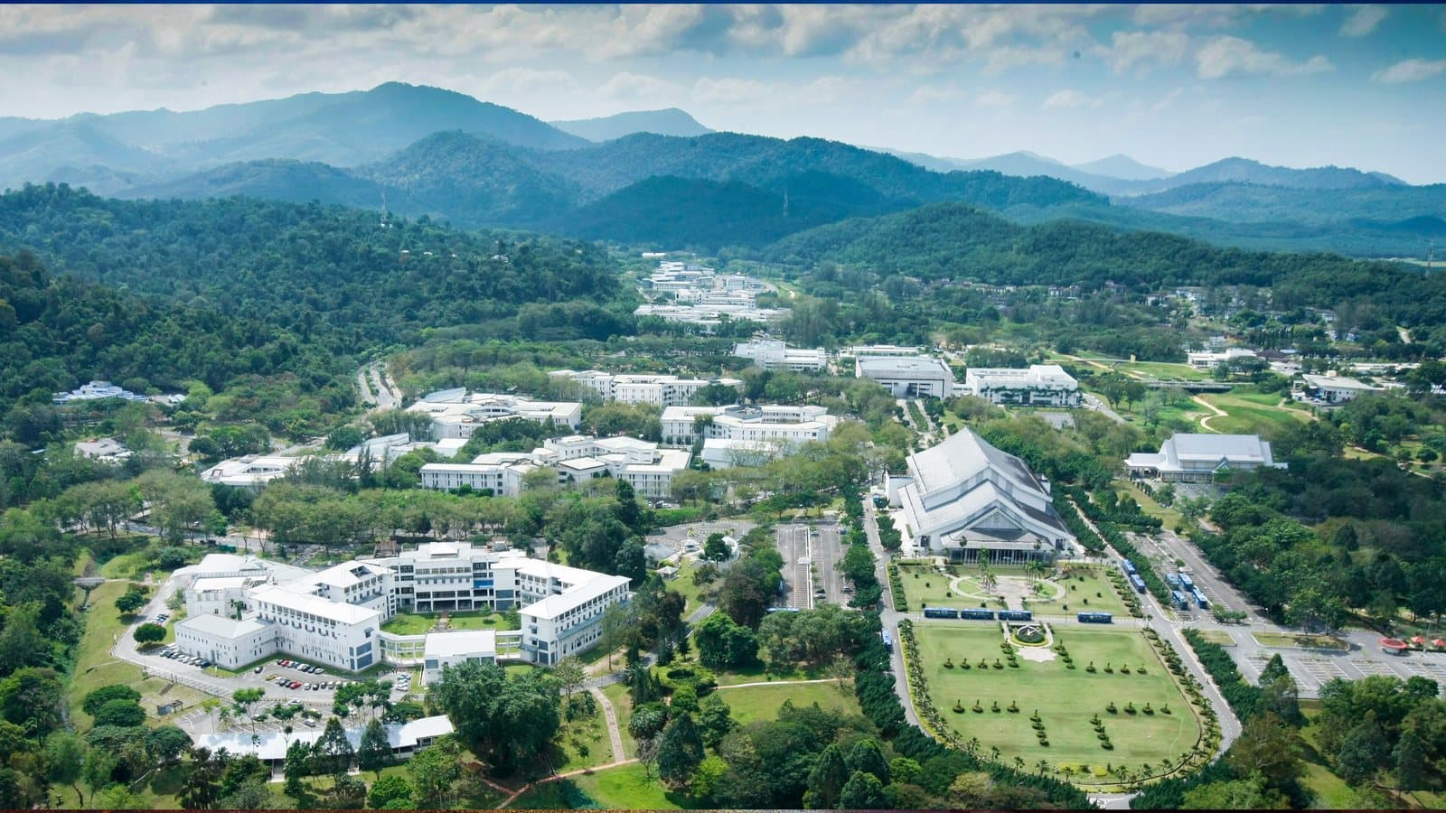 Universiti Utara Malaysia — الحرم بين التلال في سينتوك